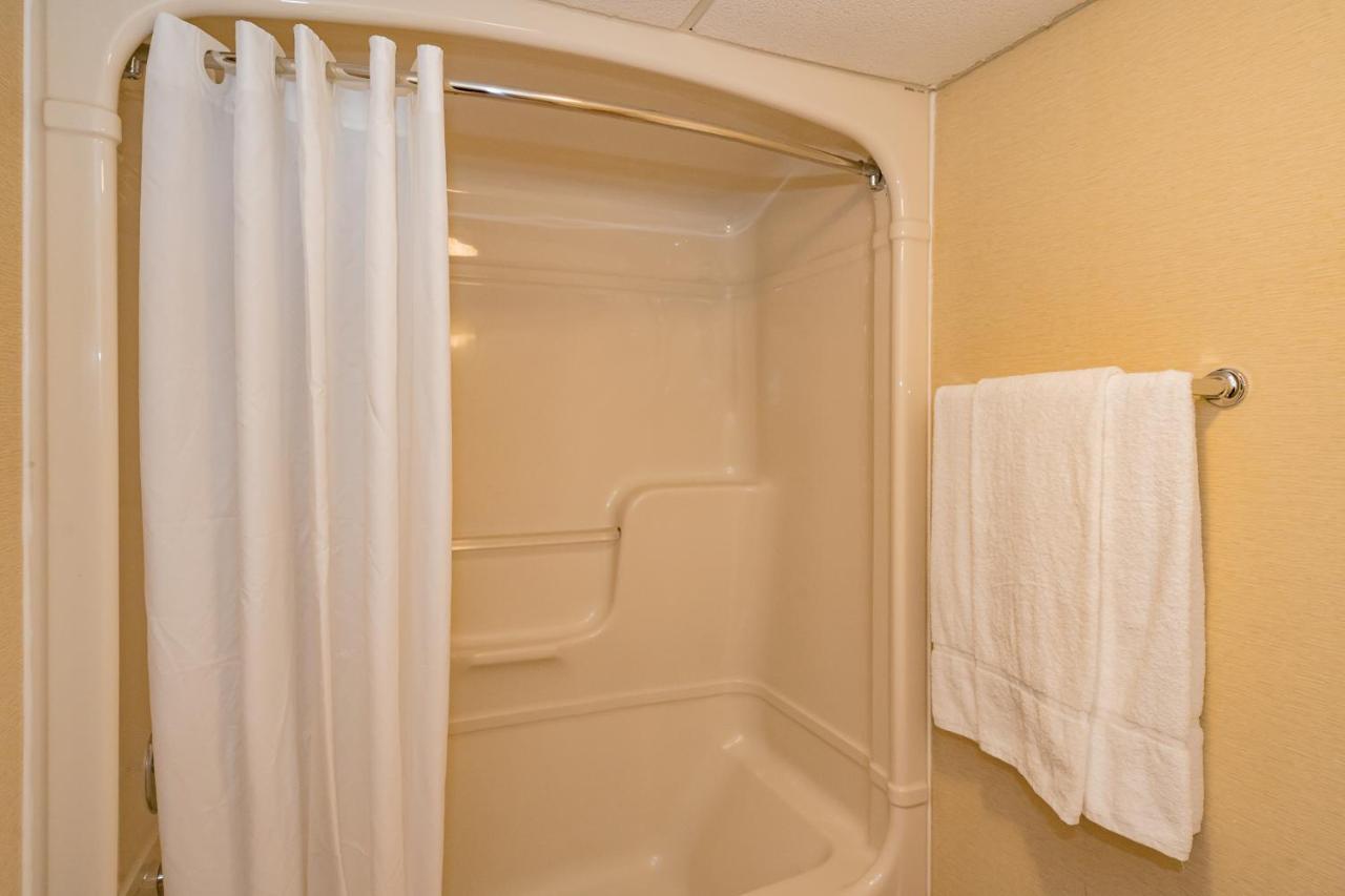 Days By Wyndham Lundys Lane 3* Niagara Falls