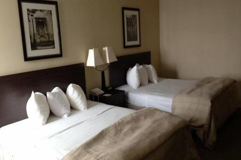 Days By Wyndham Lundys Lane Hotel 3*