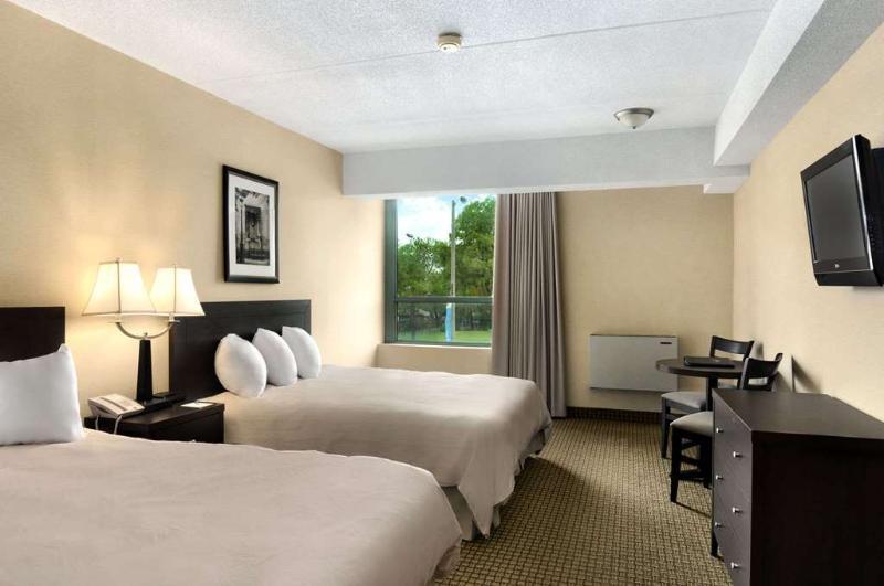 Days By Wyndham Lundys Lane Hotel 3*