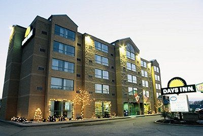 Days By Wyndham Lundys Lane Hotel